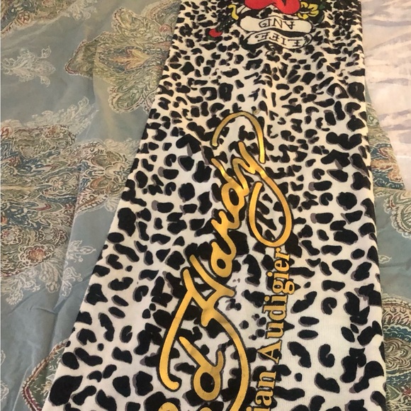 Ed Hardy Scarf - Picture 4 of 10